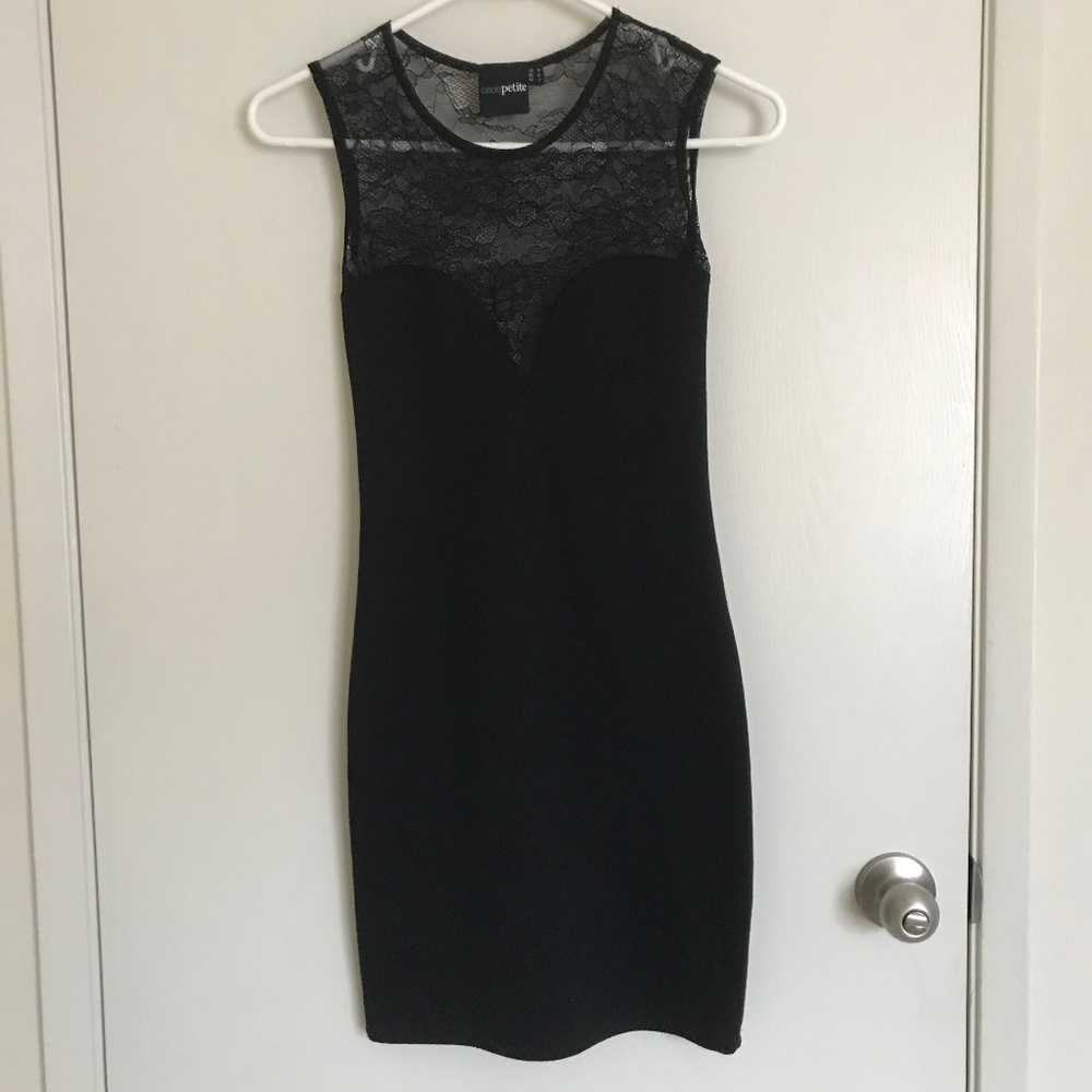 Mini Dress w/Sweetheart Cut & Lace Detail/Back